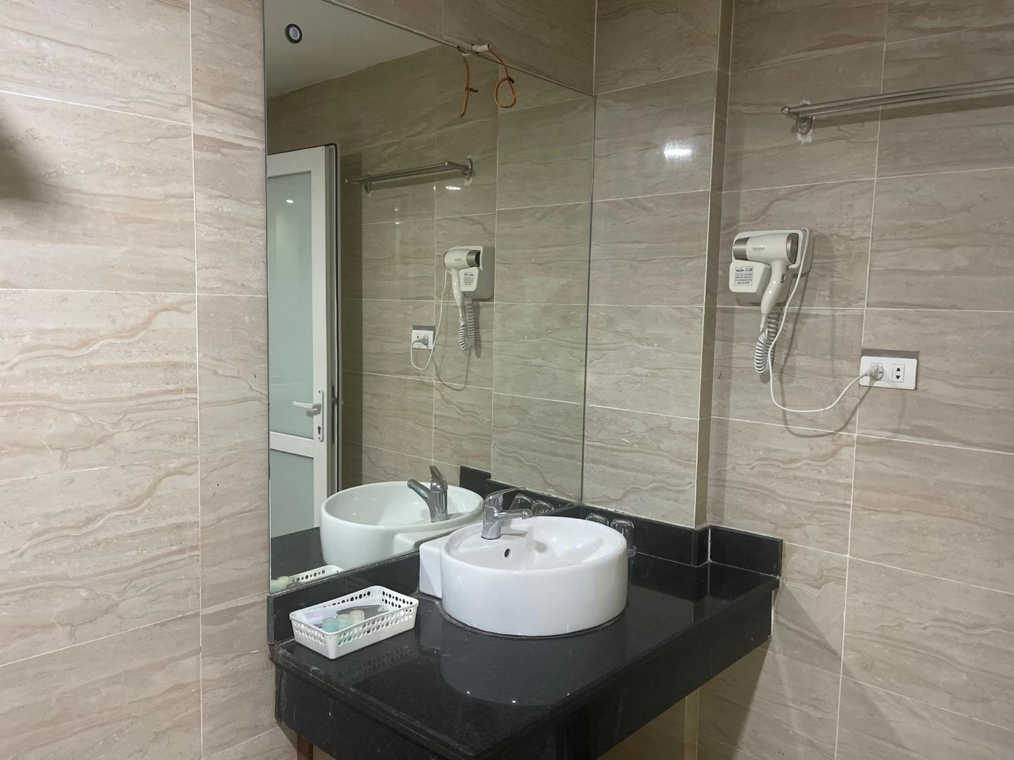 New Amely Hotel Ханой Екстериор снимка
