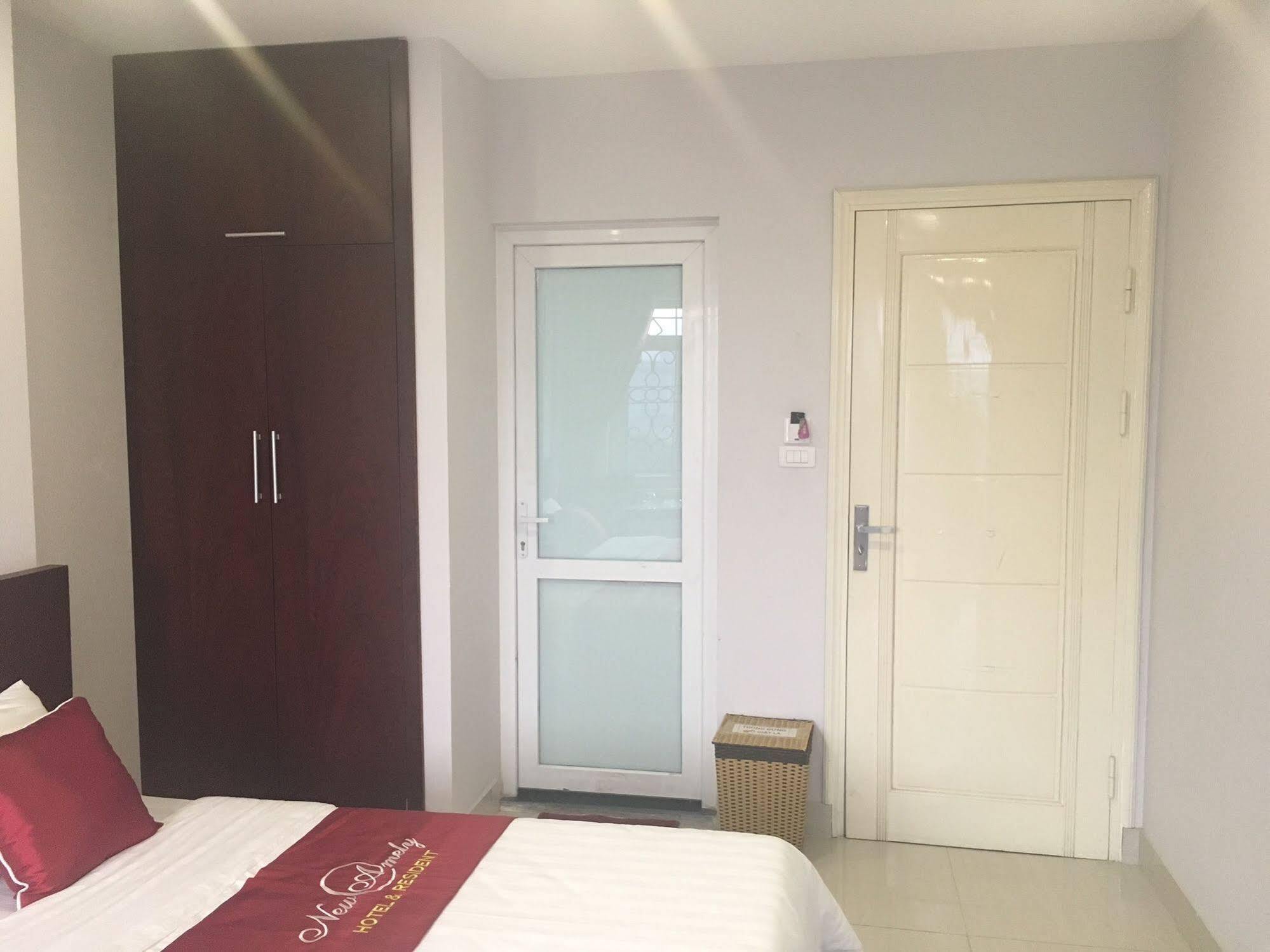 New Amely Hotel Ханой Екстериор снимка